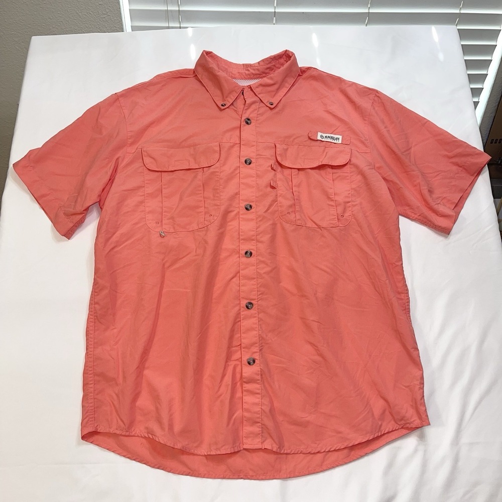 Magellan Outdoors Mens L Salmon Pink Fishing Shirt Short Sleeve Vent Back Nylon